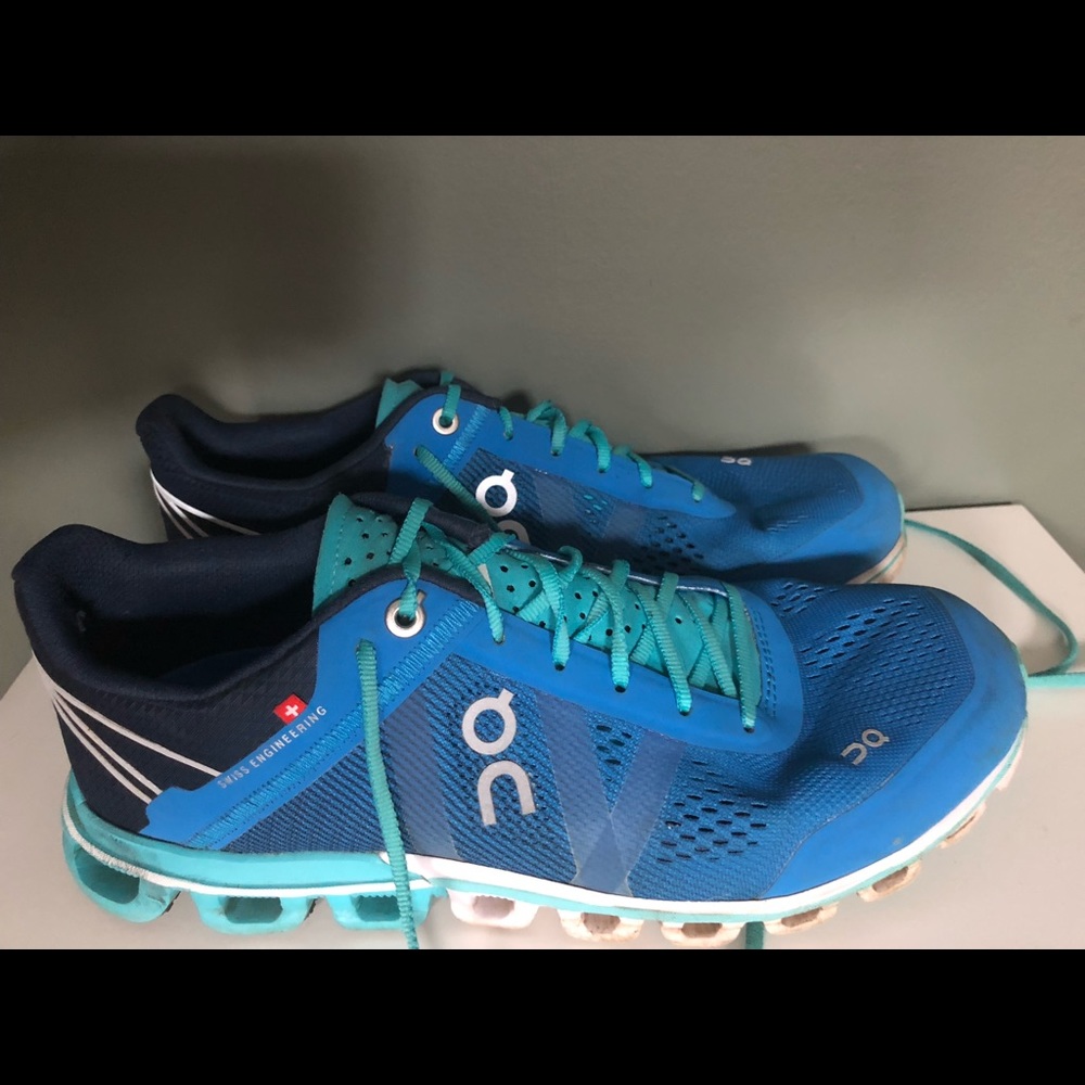 ON-Running Cloudflow women’s sneakers size 7